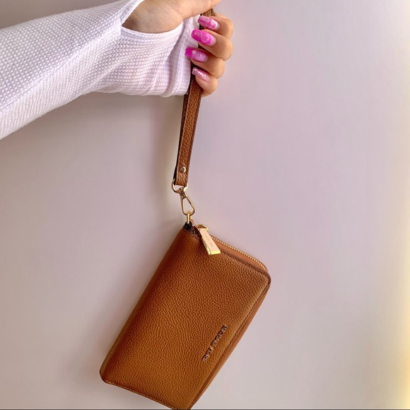 Michael Kors Wallet - Picture 3 of 6